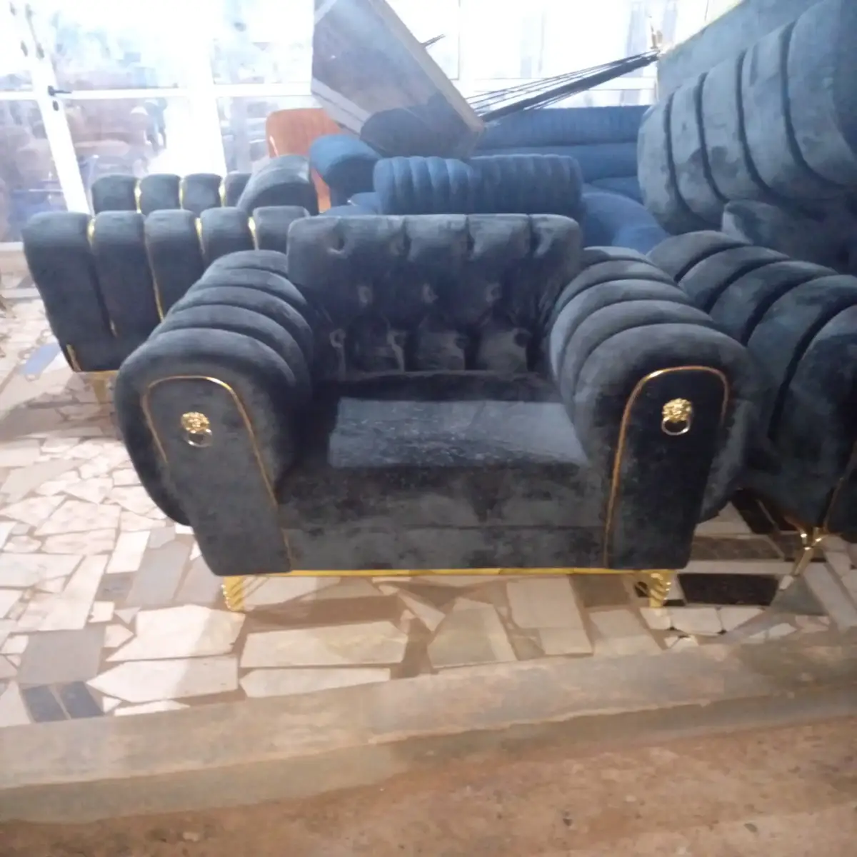 Chairs and sofas - Image 5