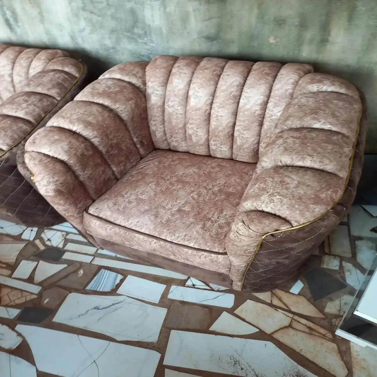 Chairs and sofas - Image 6