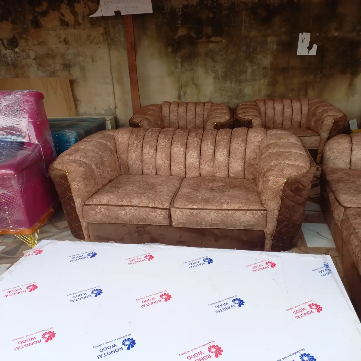 Chairs and sofas - Image 11