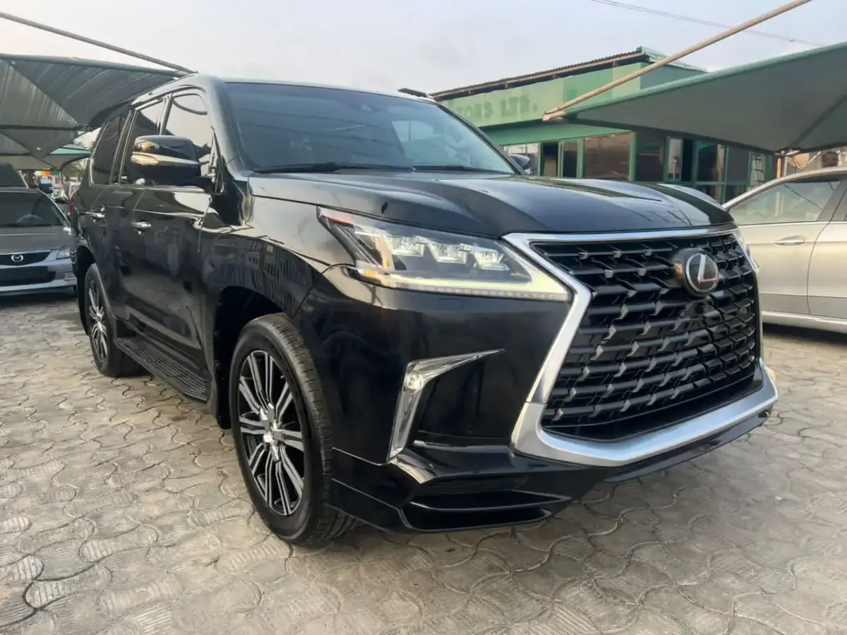 FOREIGN USED LEXUS LX570 2019 - Image 3