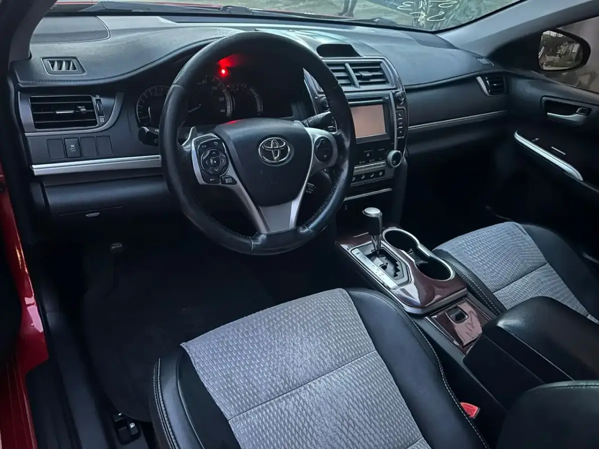 Toyota Camry - Image 4