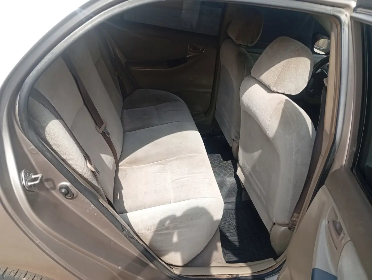 TOYOTA COROLLA 04 - Image 7