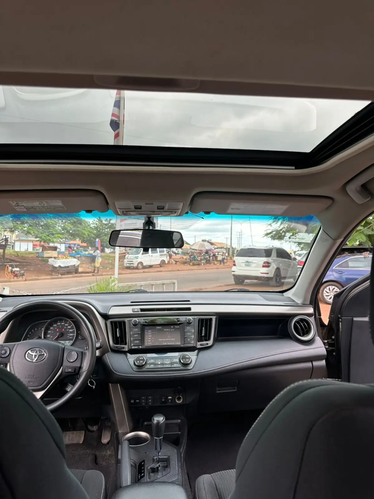 Toyota RAV4 XLE 2017 - Image 4