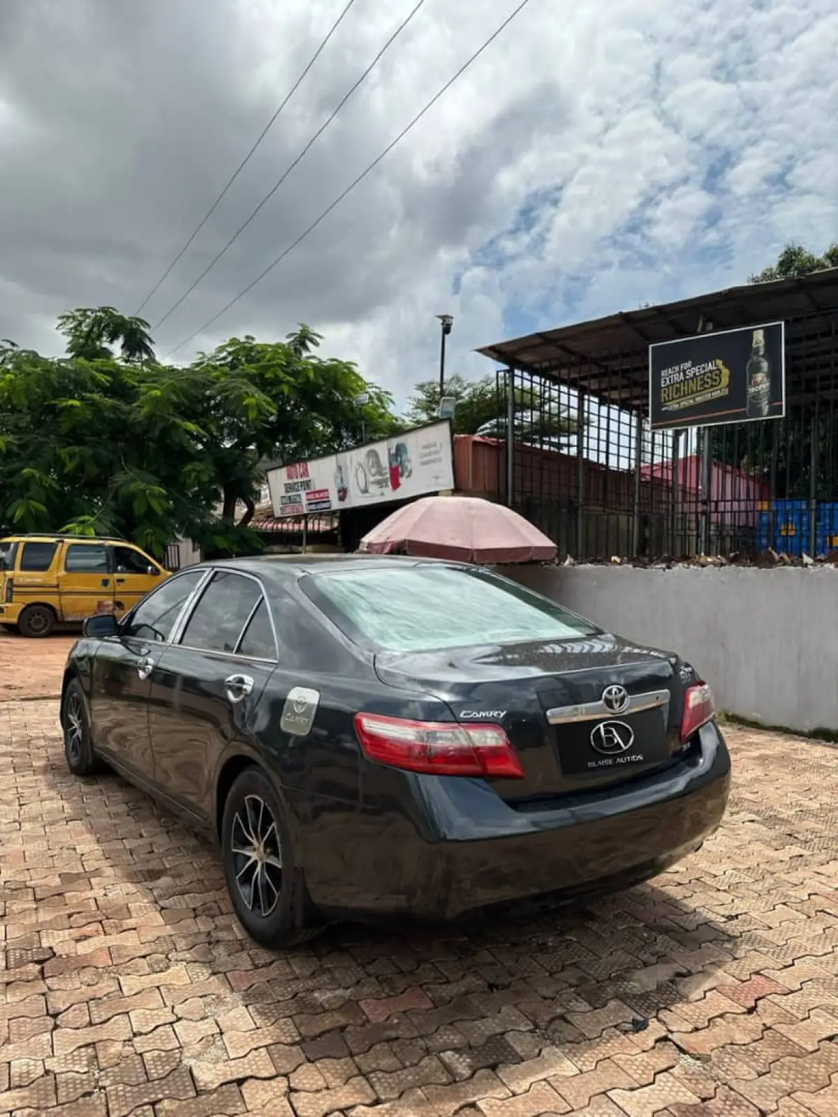 Toyota Camry LE 2009 - Image 1