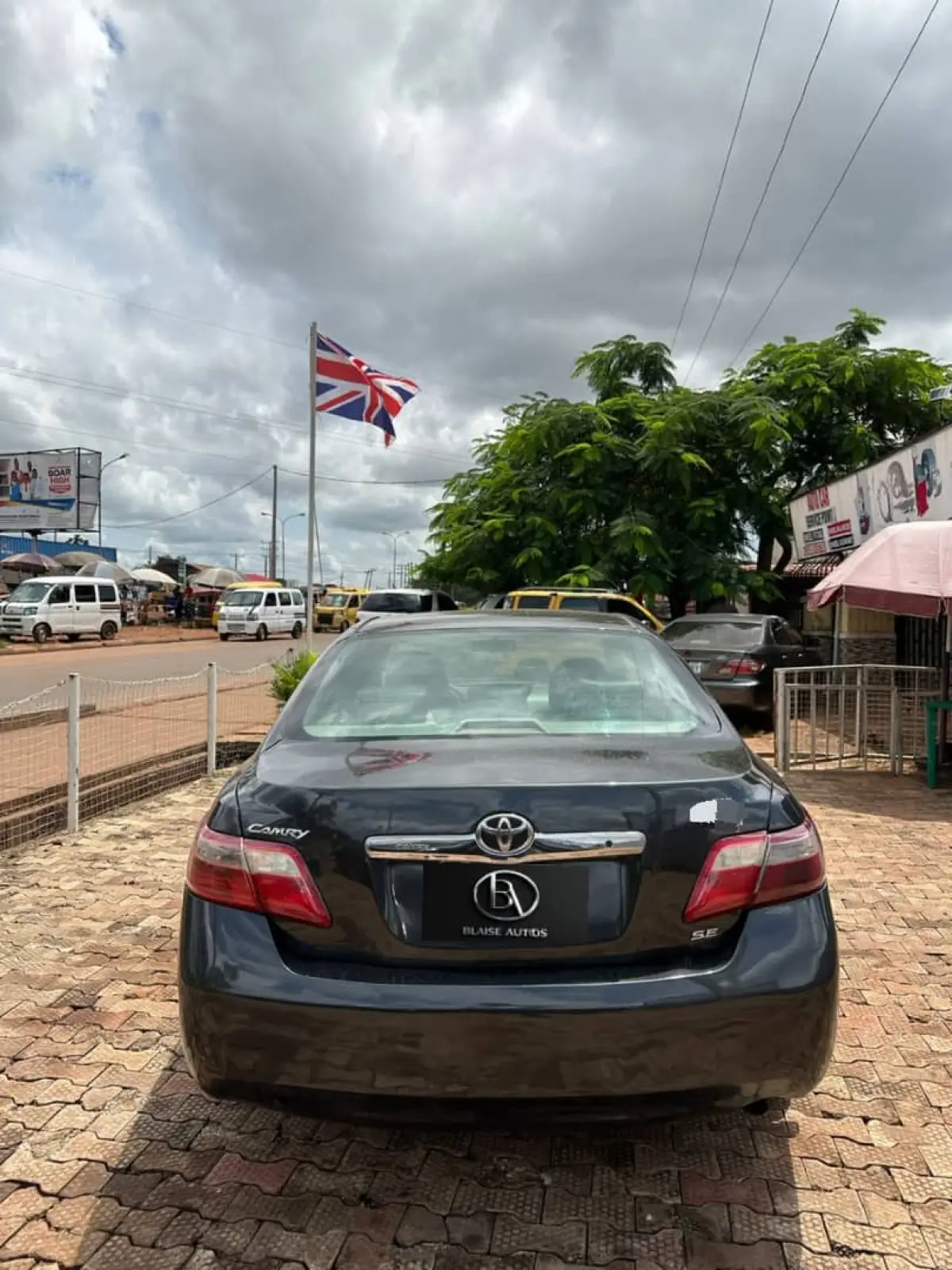 Toyota Camry LE 2009 - Image 2