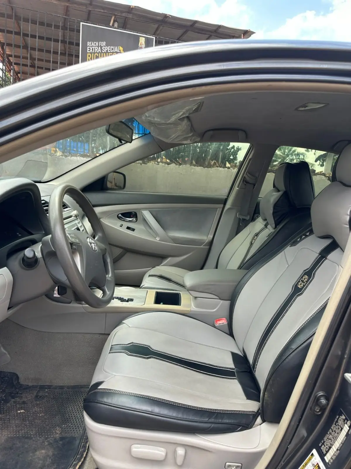 Toyota Camry LE 2009 - Image 4