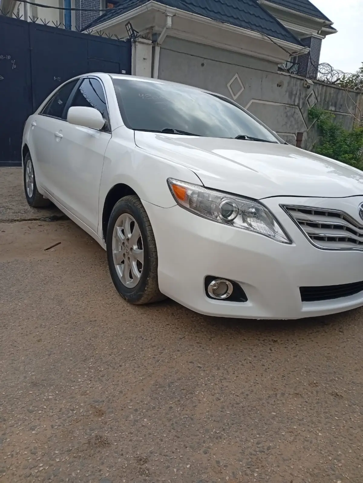 Clean Toyota Camry 2011 - Image 1