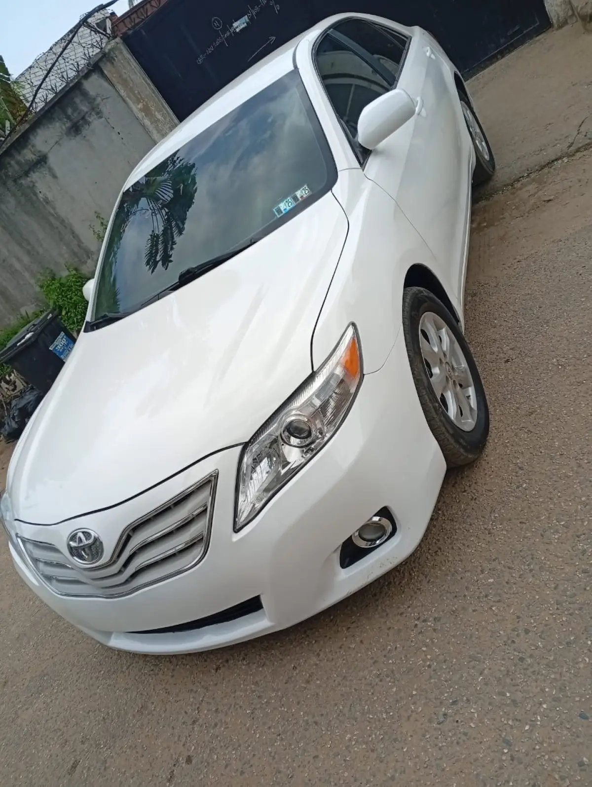 Clean Toyota Camry 2011 - Image 3