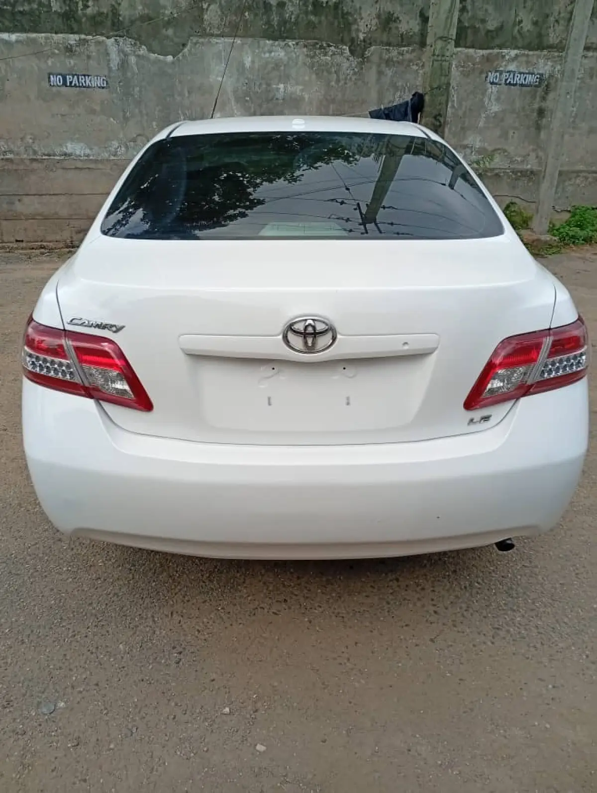 Clean Toyota Camry 2011 - Image 7