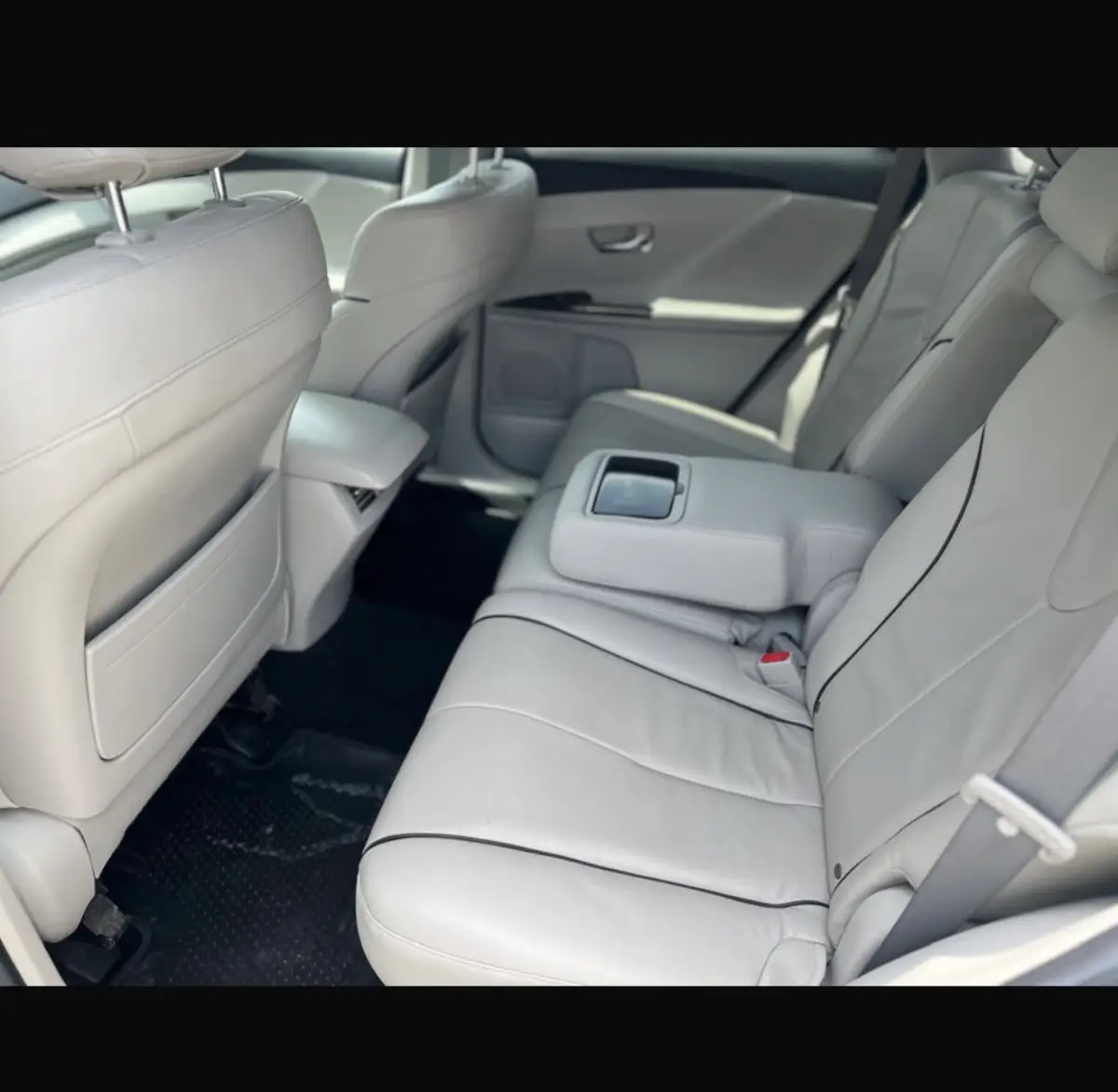 Toyota venza 2011 - Image 6