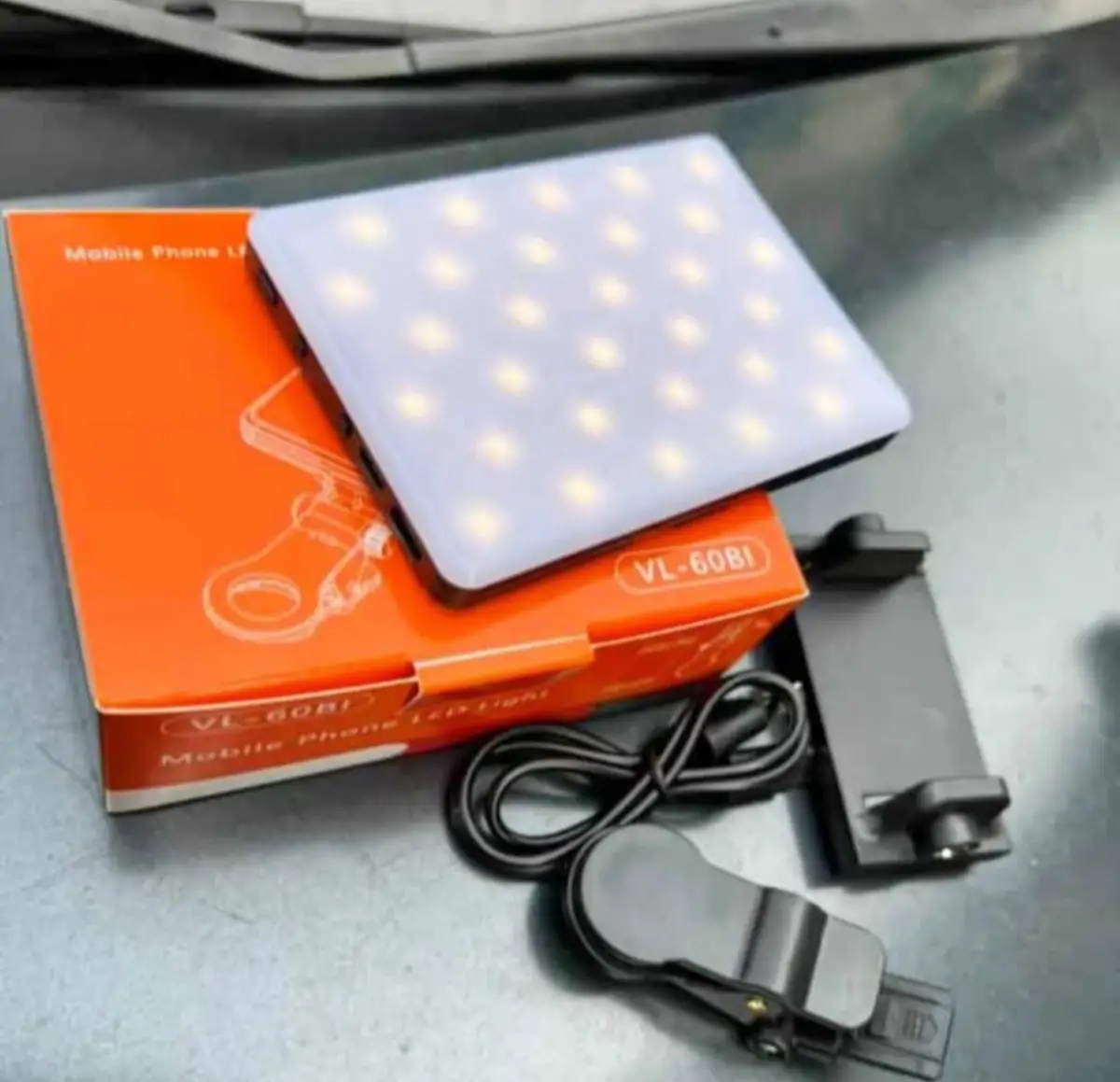 LED portable fill light - Image 1