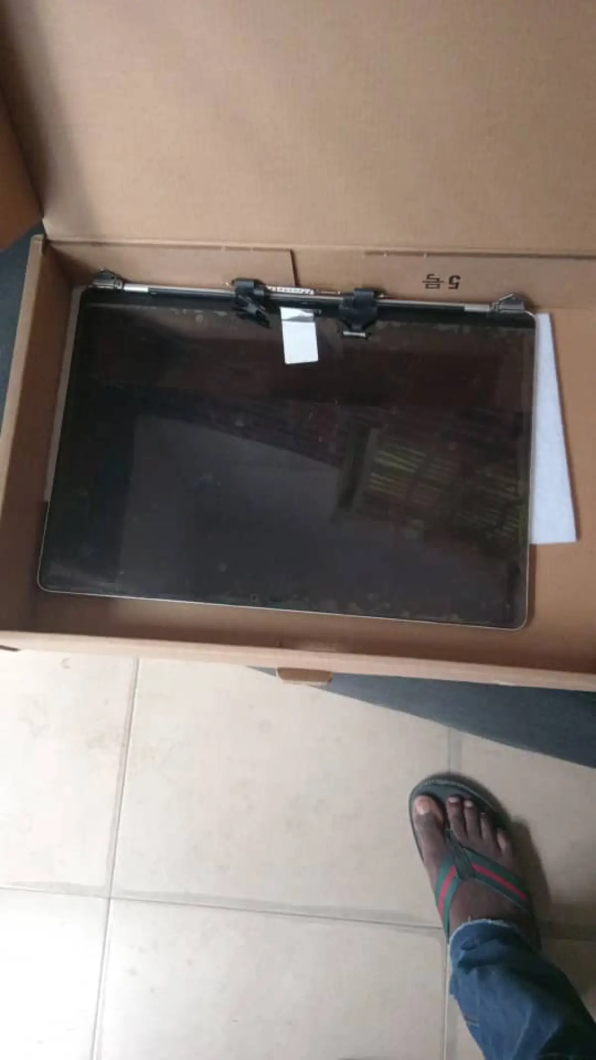 MacBook Pro 2017 2018 15 inch screen - Image 2