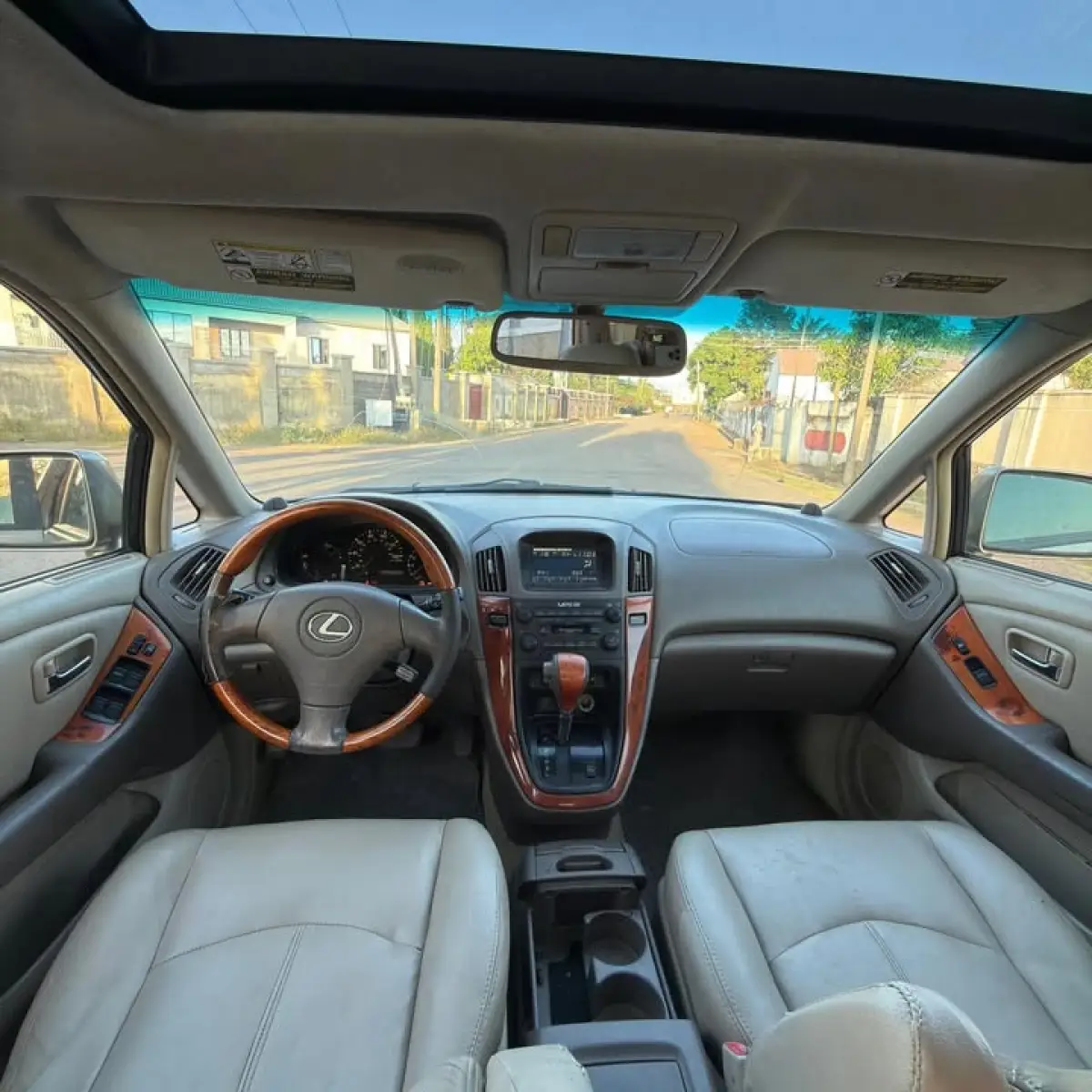 2002 LEXUS RX300 - Image 5