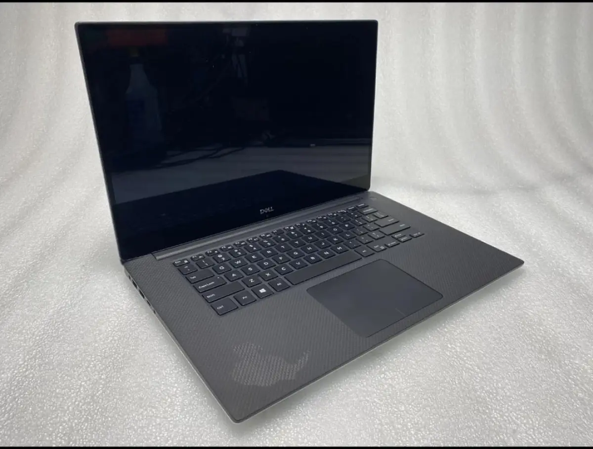 DELL XPS 9570 - Image 1