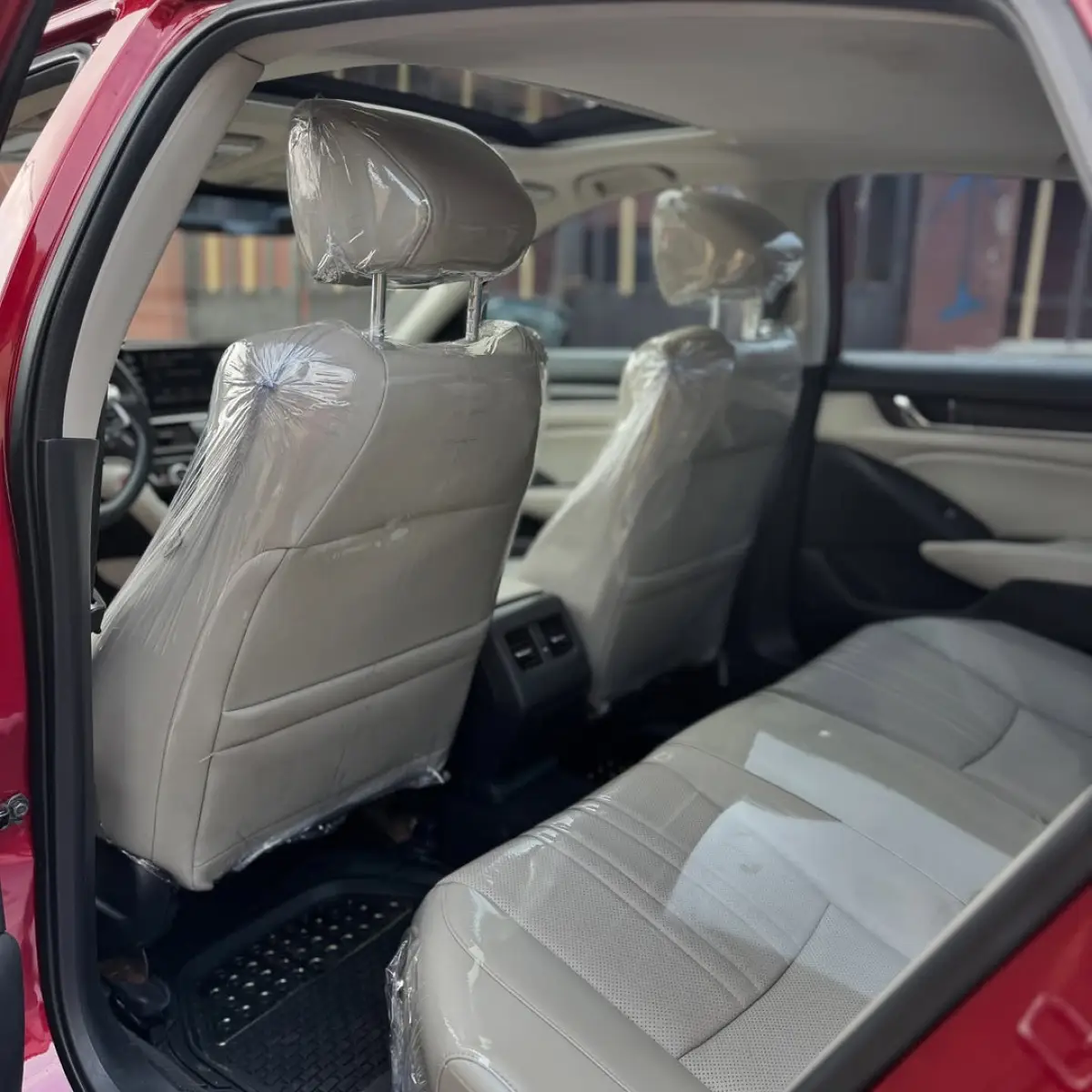 Honda Accord touring - Image 9