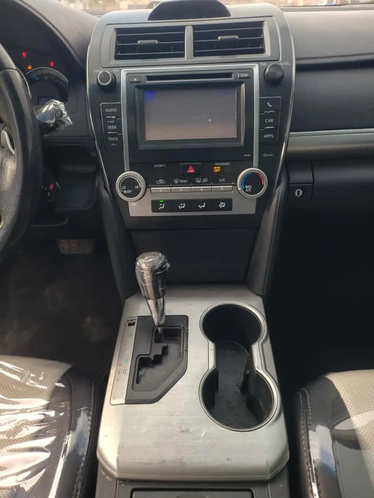 Toyota Camry 2013 - Image 9