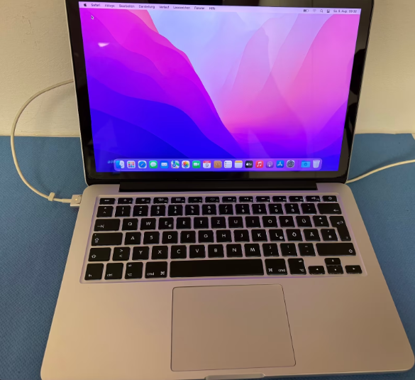 MacBook Pro 13" (2015) – Functional & well-maintained